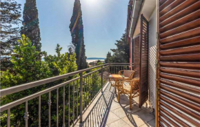 Lovely Apartment In Novi Vinodolski With Kitchen